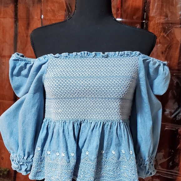 Tops - Picture 3 of 4